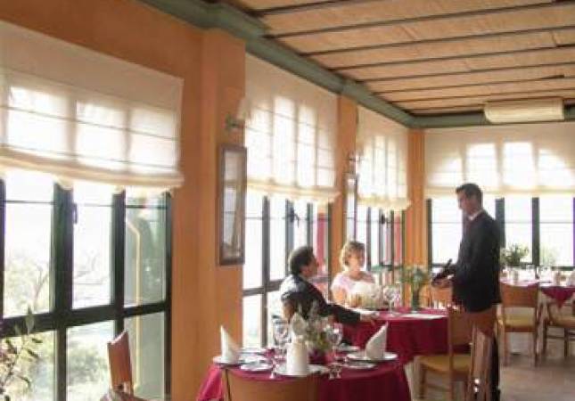 Los mejores precios en Hotel Hacienda La Herriza. Relájate con los mejores precios de Malaga